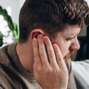 چگونه می توان تاثیر استرس بر سلامت دهان و دندان را کاهش داد؟